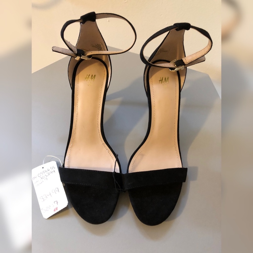 High-heel Shoes 🖤